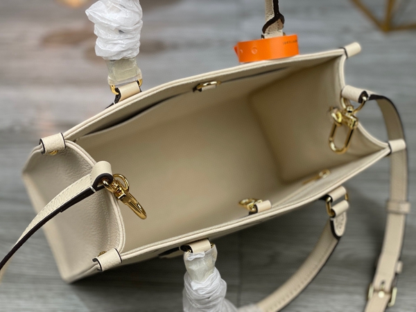 ルイヴィトンバッグ着用イメージ